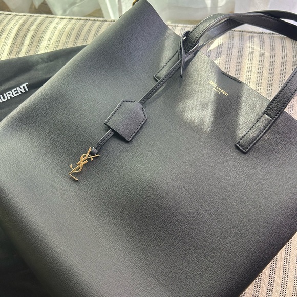 Yves Saint Laurent Handbags - YSL Leather Tote